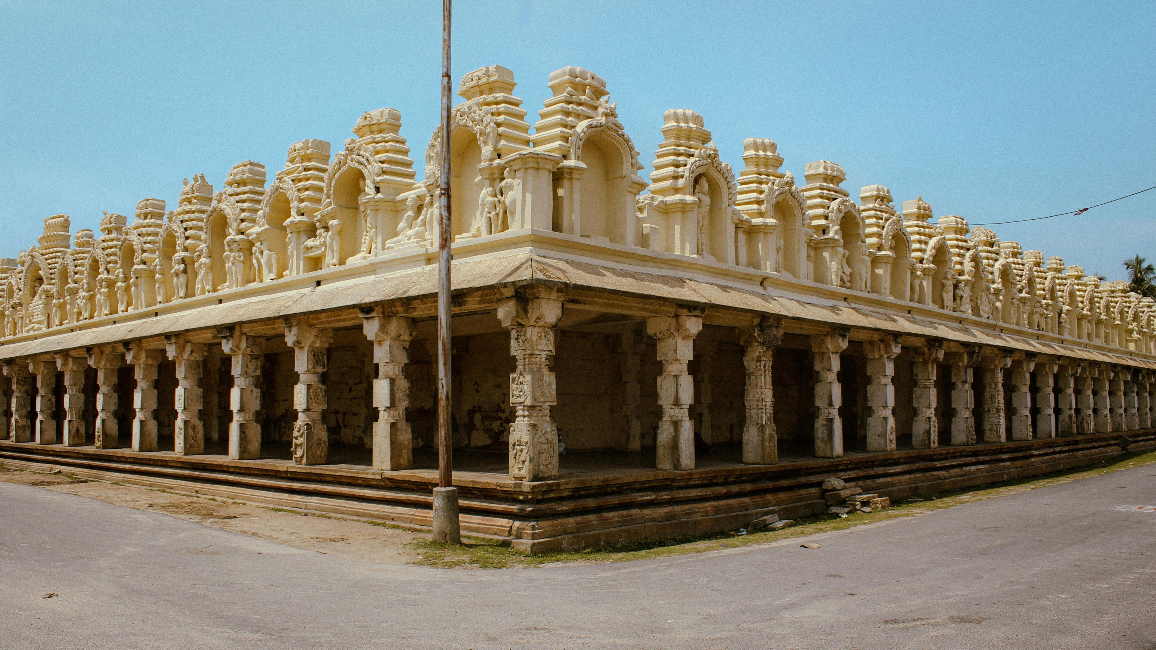 Madurai-Rameshwaram-Karaikudi-Tanjawar-Kumbhakonam-Tirucharapalli-Kanchipuram-Tirupati-Tirumala-Kalhasti Tour